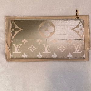 Louis Vuitton Slim Wallet Sunset Khaki (like new)